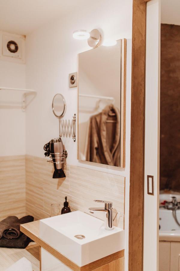 Chalet Tropical Avec Bain A Bulles - In The Woods Gesves Екстериор снимка
