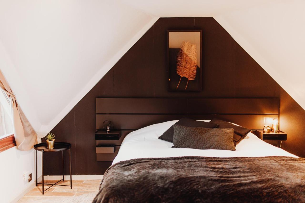 Chalet Tropical Avec Bain A Bulles - In The Woods Gesves Екстериор снимка