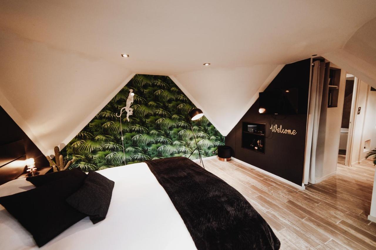 Chalet Tropical Avec Bain A Bulles - In The Woods Gesves Екстериор снимка